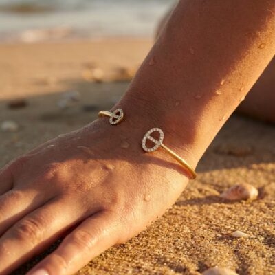 Bracelet Adaline – Jonc doré ovales sertis strass