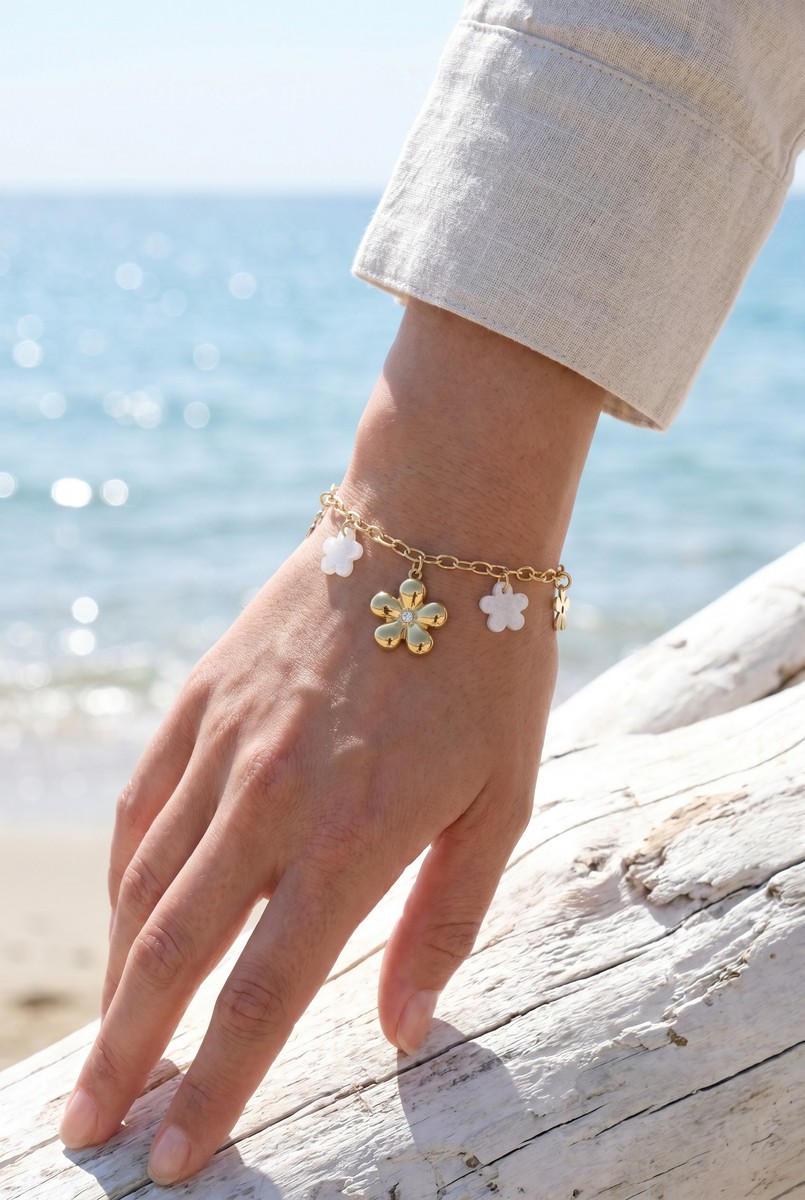 Bracelet Elina – fleurs émaillées vertes et blanches
