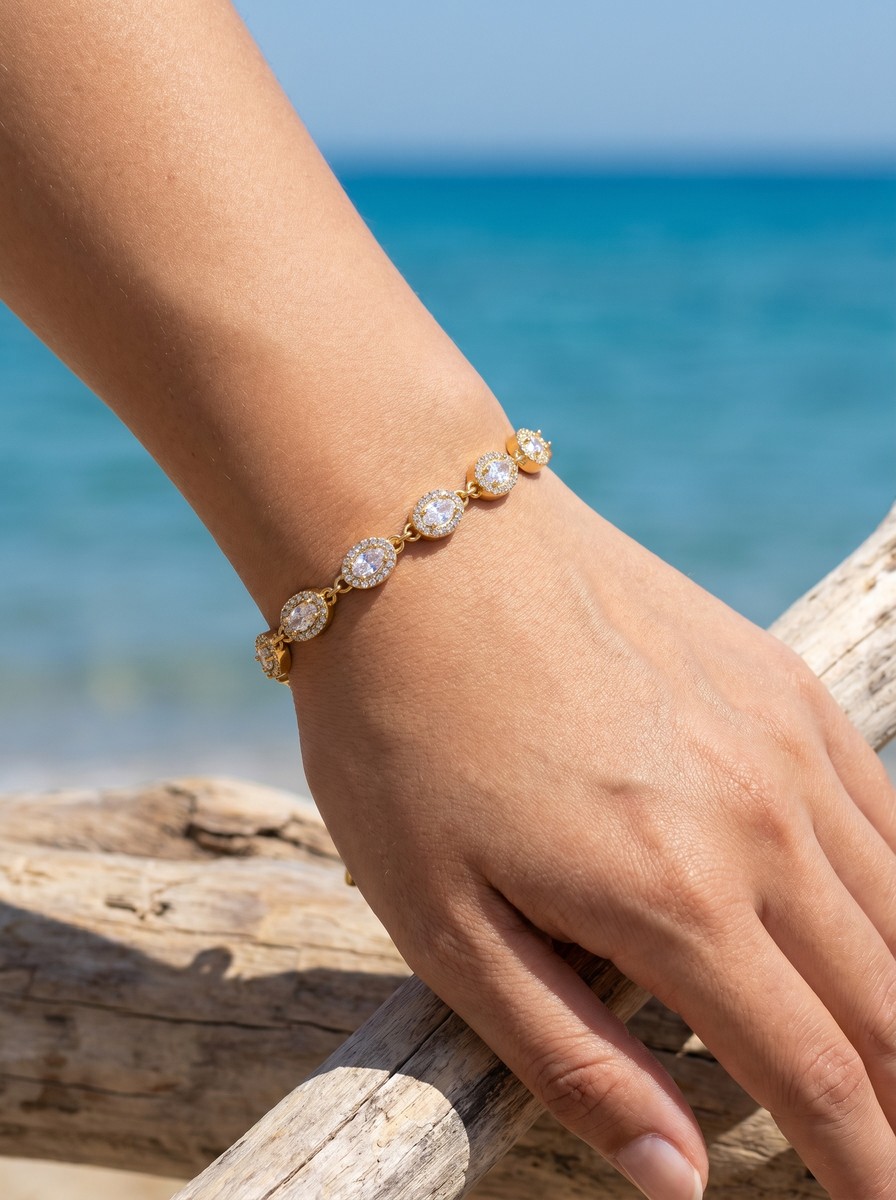Bracelet Héloïse – Chaîne dorée médaillons strass