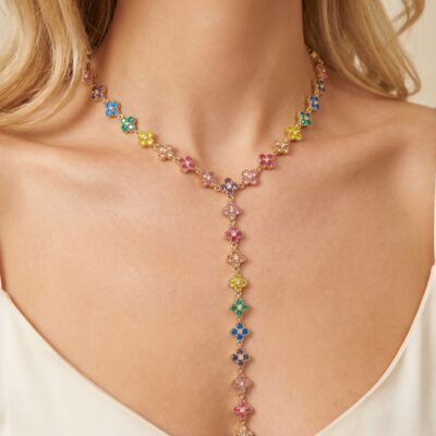 Collier Anaïs – Fleurs multicolores façon trèfle
