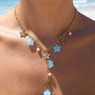 Collier Élise – Fleurs Bleu Ciel