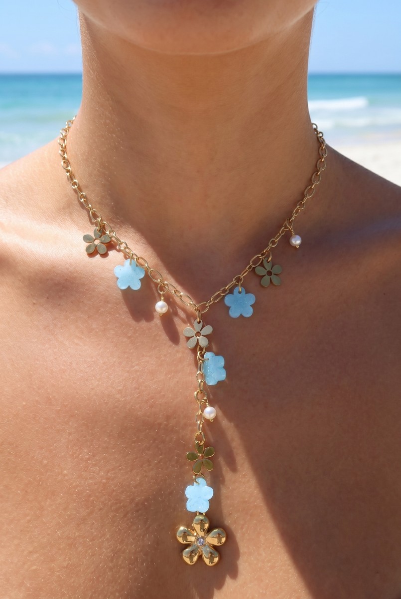Collier Élise – Fleurs Bleu Ciel
