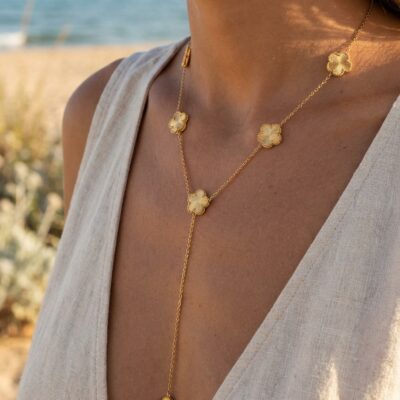 Collier Iris – Chaîne Dorée Trèfles Nacrés