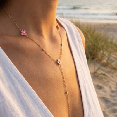 Collier Rose – Fleurs roses en cascade lariat